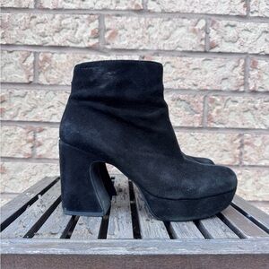 Vagabond Black Suede Ankle Booties